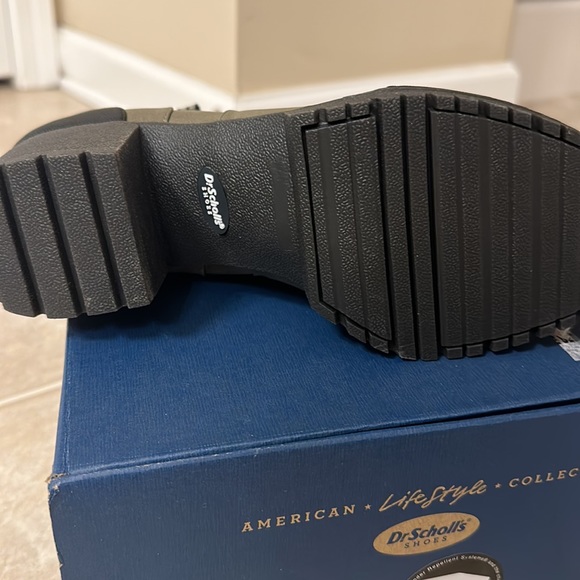 Dr. Scholl’s brand new olive green boots - Picture 2 of 3